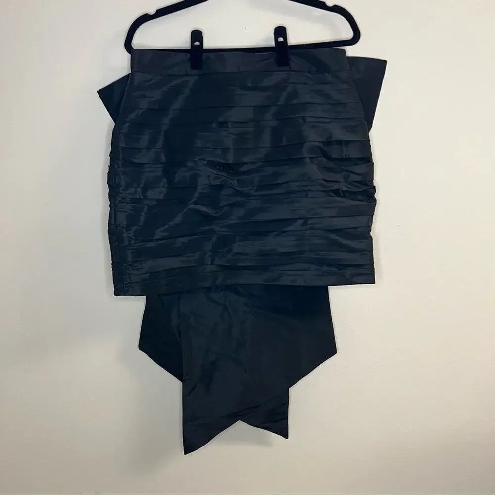 Rebecca Vallance Homecoming Black Bow Embellished Mini Skirt Size 10 US / 14 AUS - Picture 3 of 7